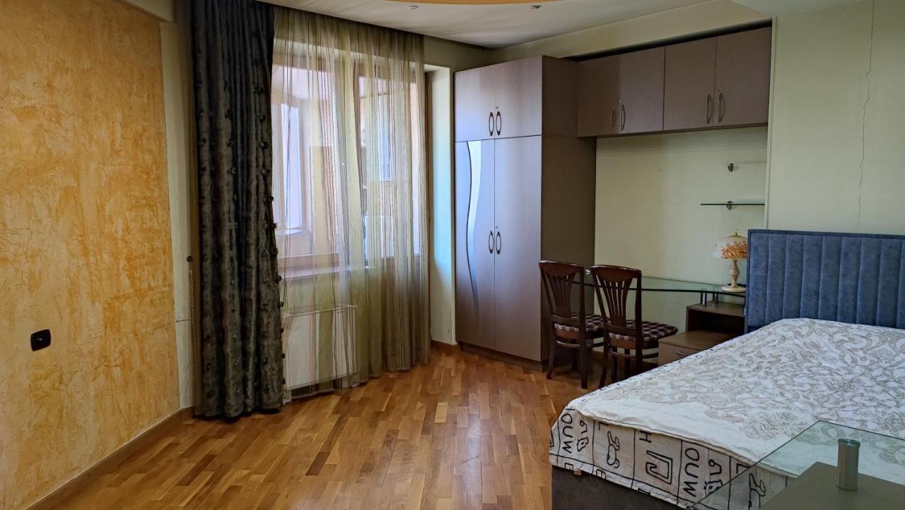 Luxury Apartment In The City Heart 예레반 외부 사진